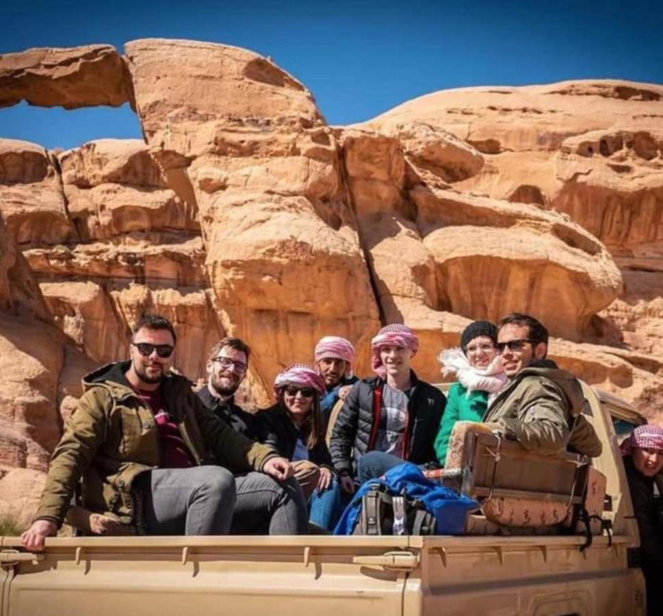 Hotel Bedouin Host Camp& With Tour Wadi Rum Exterior foto