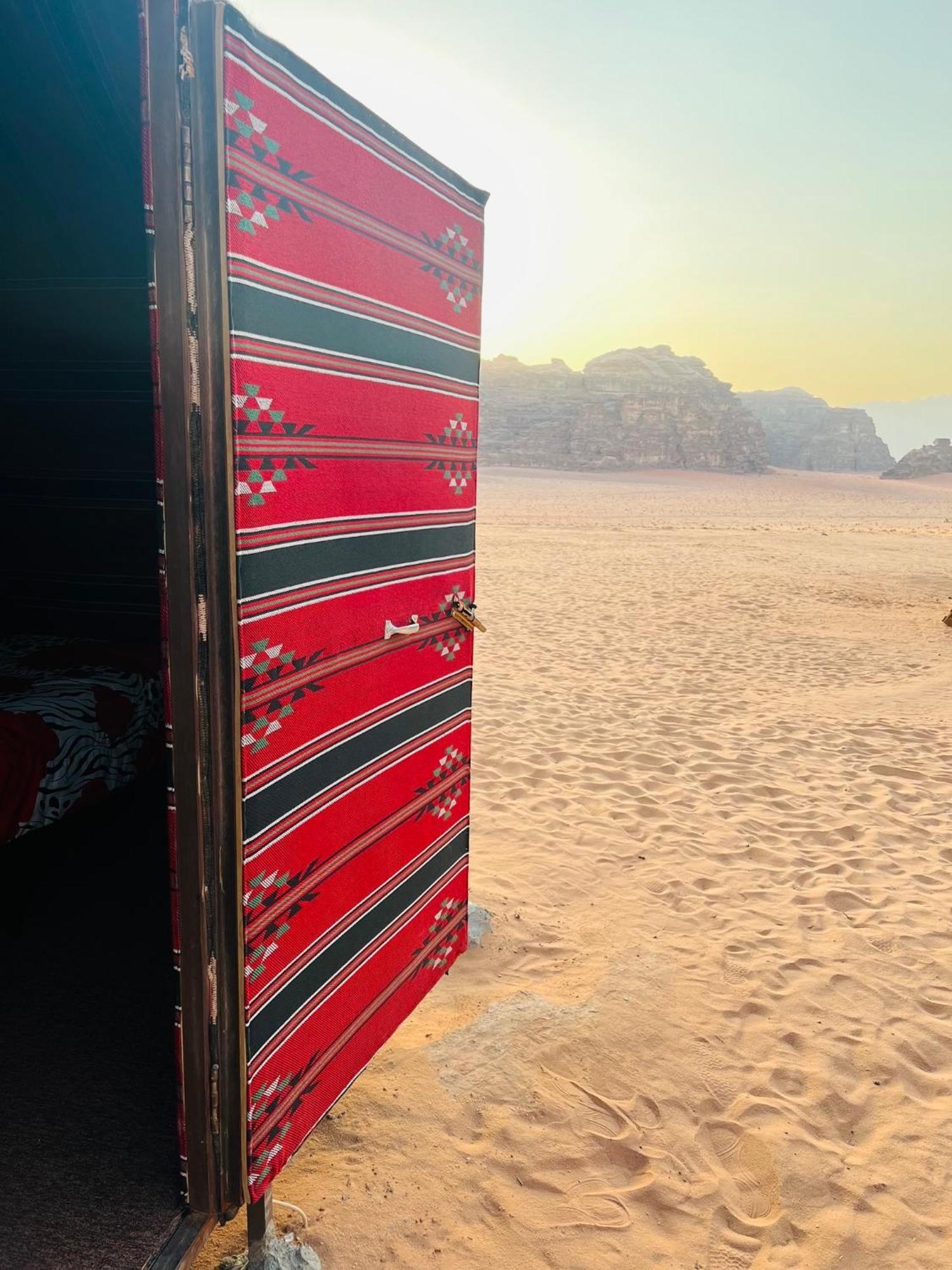 Hotel Bedouin Host Camp& With Tour Wadi Rum Exterior foto