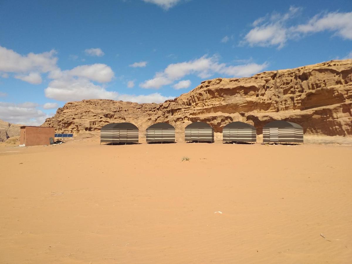 Hotel Bedouin Host Camp& With Tour Wadi Rum Exterior foto